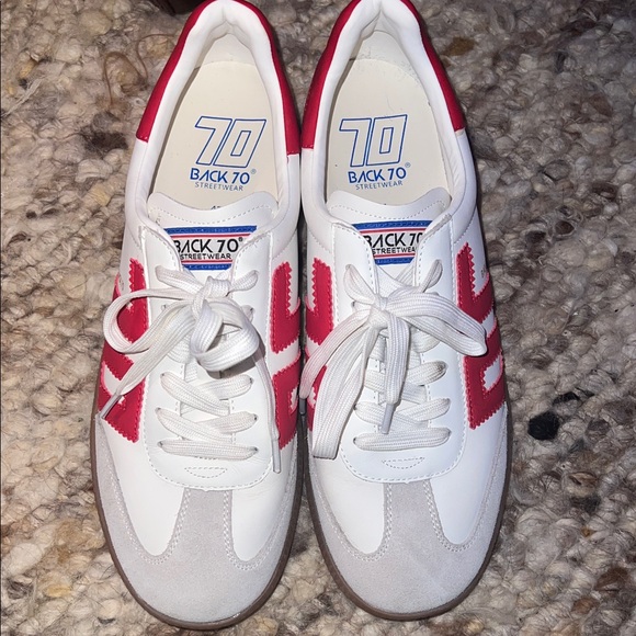 Back 70 White and Red Men's Sneakers (41) - Picture 2 of 10